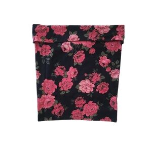 Torrid lack Floral Roses Fold Over Skirt Sz 2x Nwt